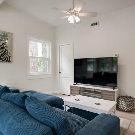 Newly Renovated Duplex, Upper Unit, 4Th Row From The Beach Hilton Head Island Exterior photo