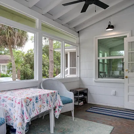 Newly Renovated Duplex, Upper Unit, 4Th Row From The Beach Hilton Head Island Exterior photo