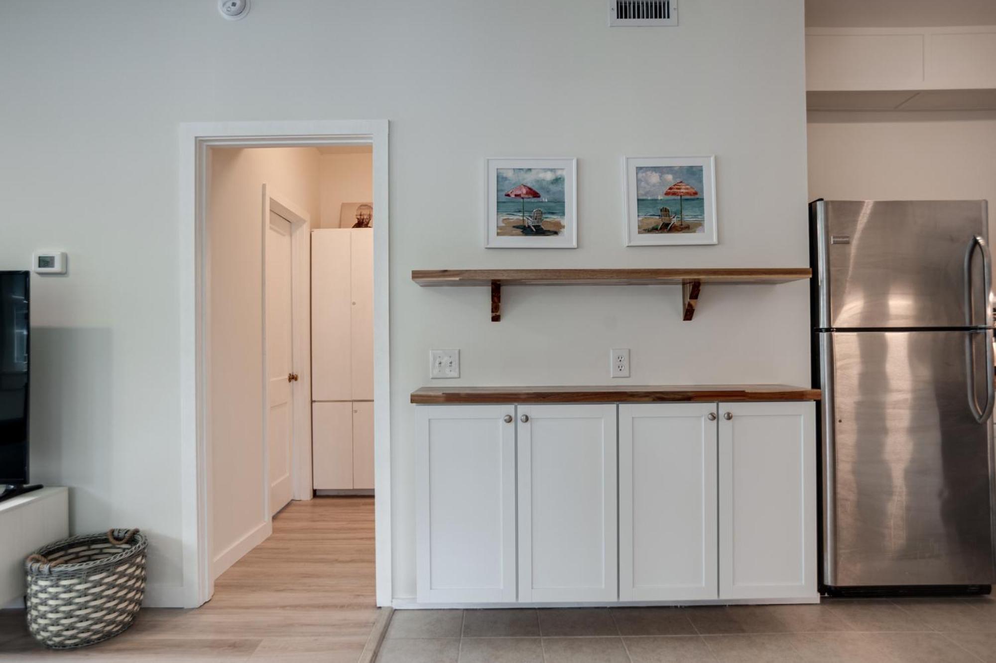 Ferienhaus Newly Renovated Duplex, Upper Unit, 4th Row From The *